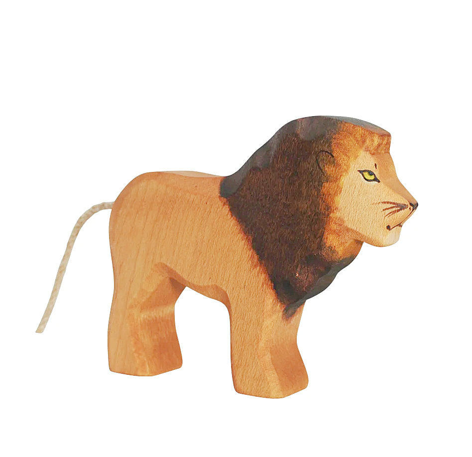 Holzwald Lion